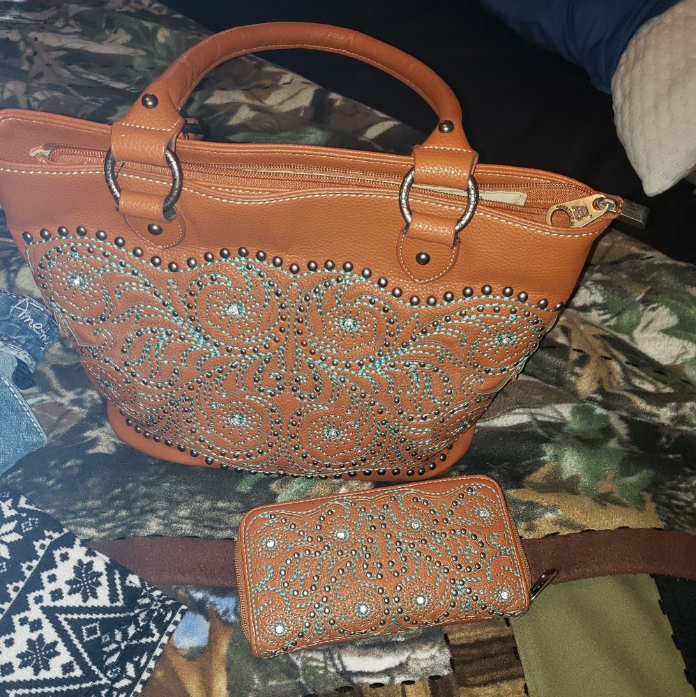 Purse and wallet set